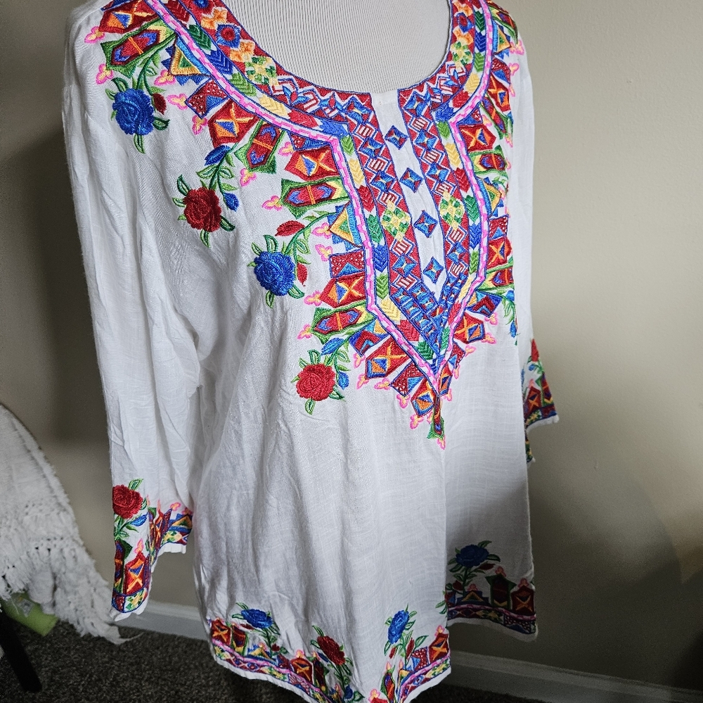 Embroidered White Floral Women's Top 100% Rayon Multi Color Top Size XL. - Picture 12 of 13
